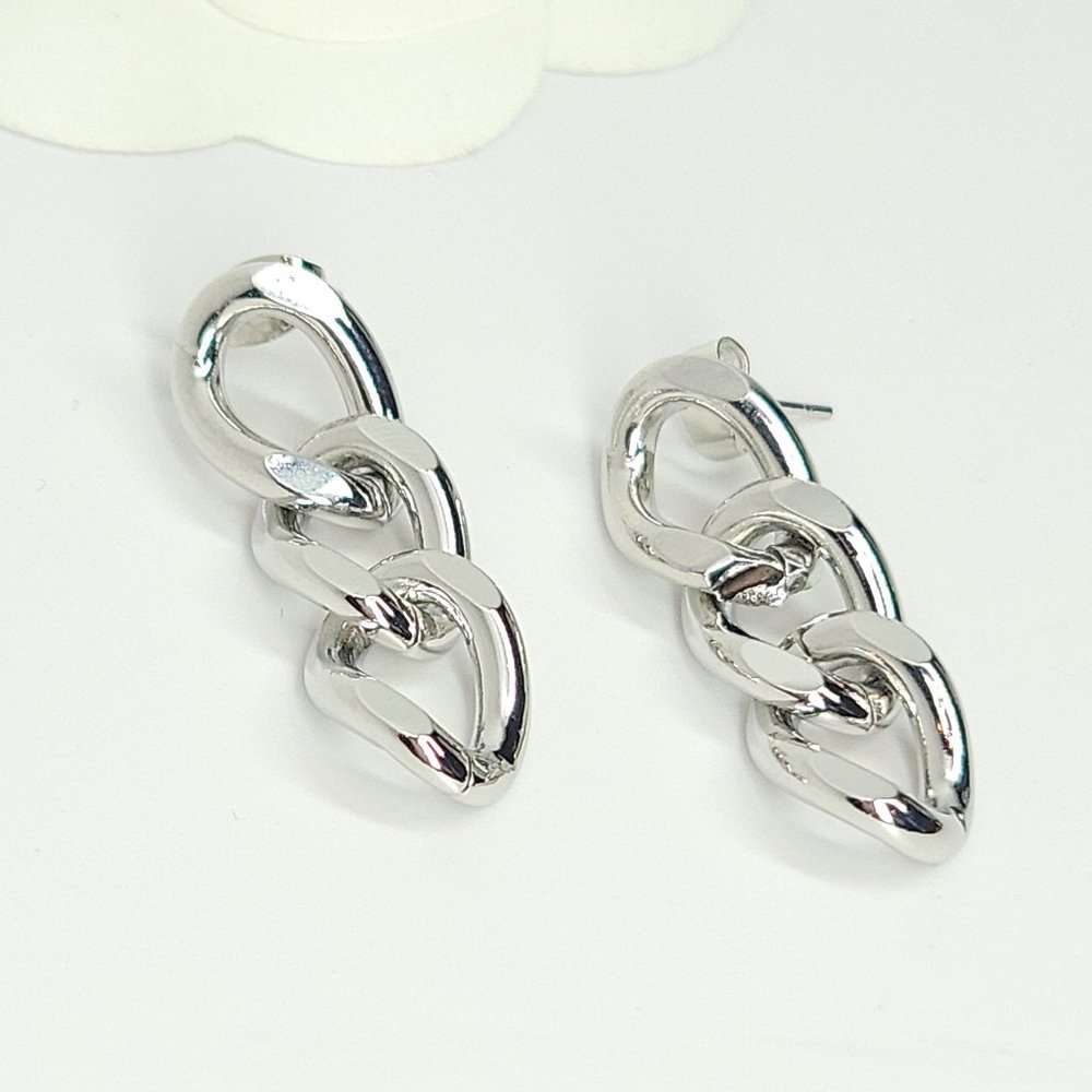 NWT Chic Curb Chain Dangle Drop Earrings NEW - Picture 9 of 10